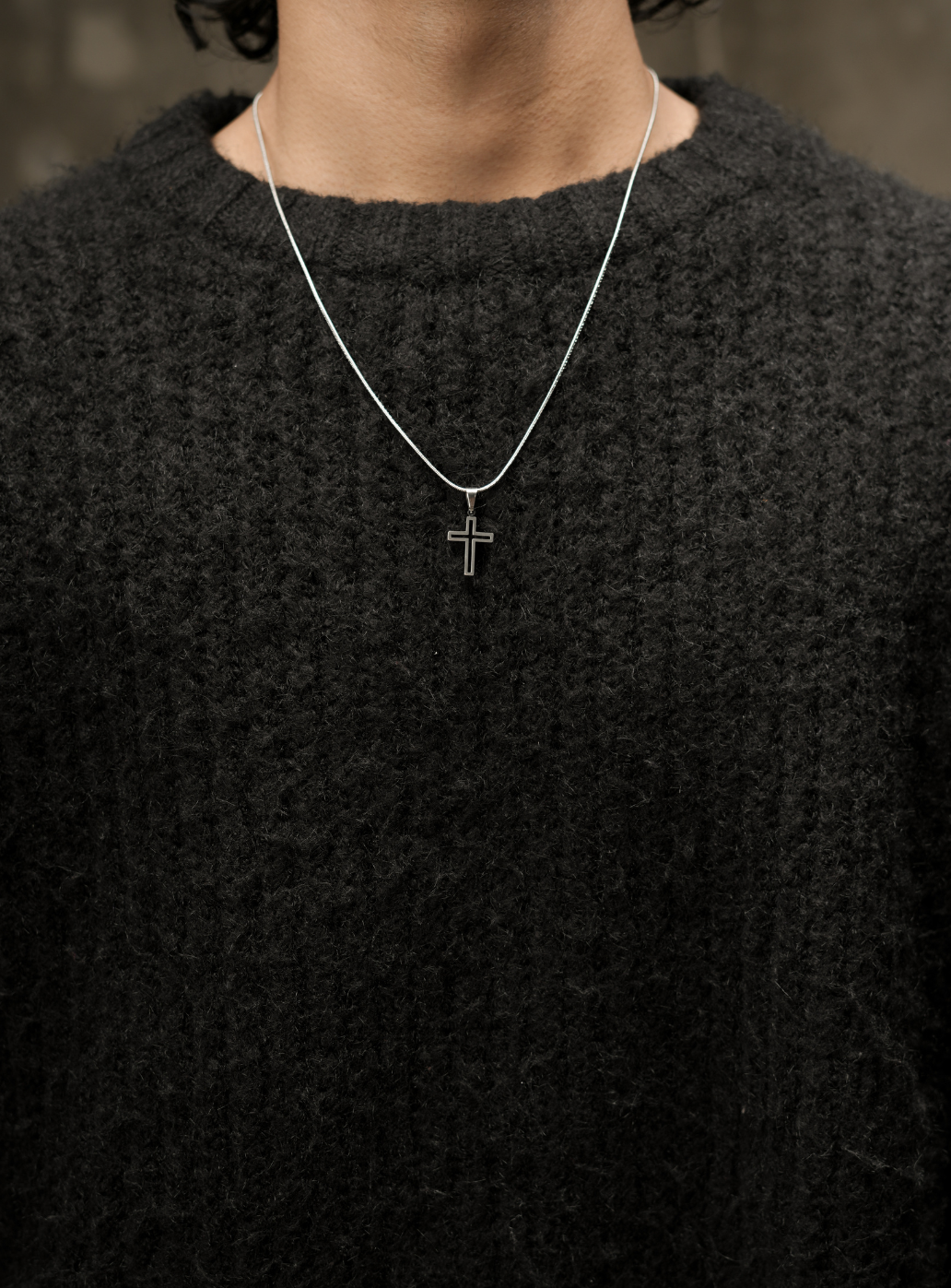Contour Cross Pendant