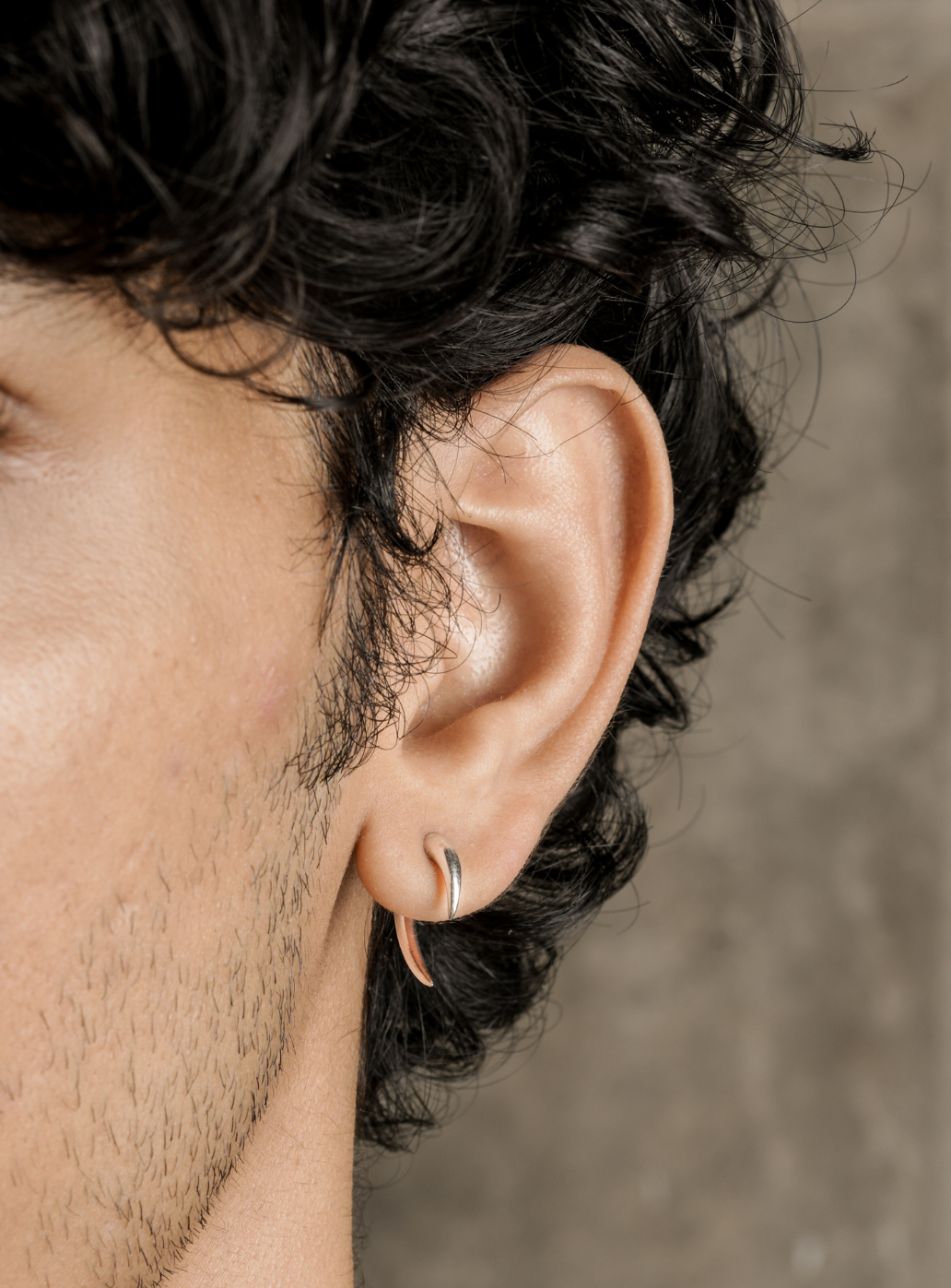 Claw earring