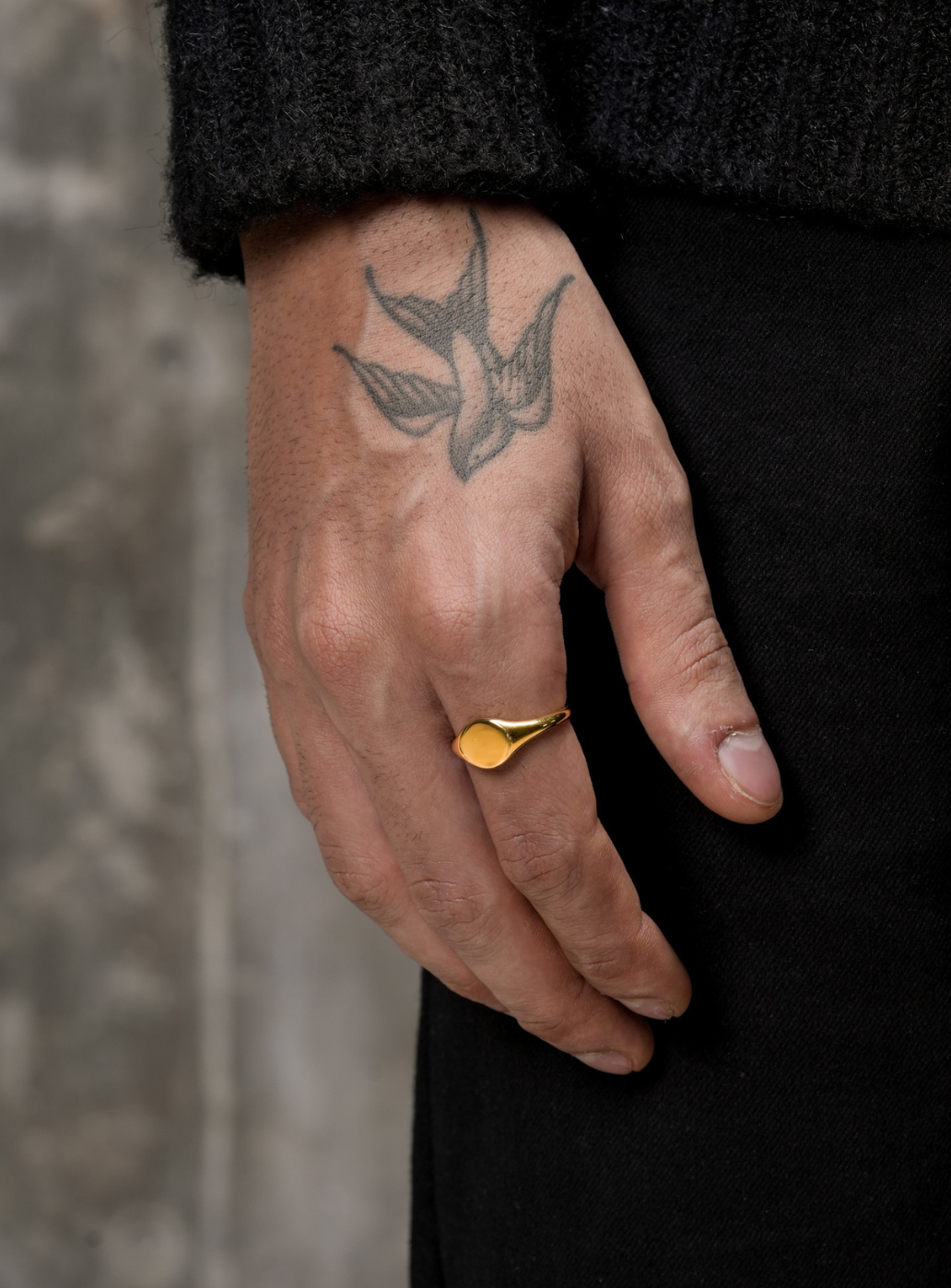 Circular Signet Ring (Golden)