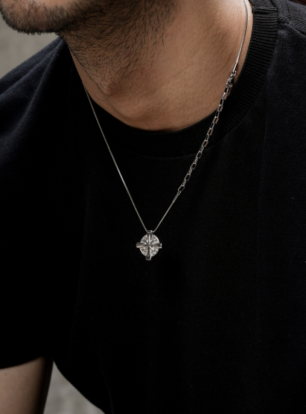 Compass Pendant with chain(Silver)